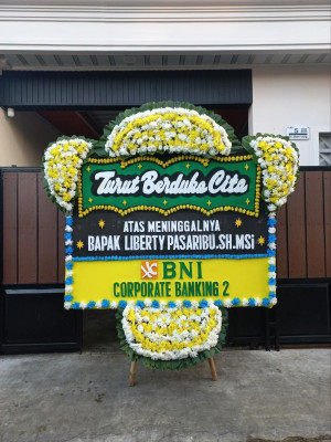 Papan Bunga Duka di Girisuko